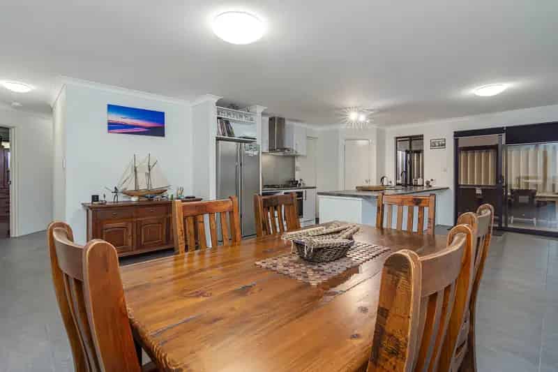 Buy 4 Bedroom House in Seahaven with Powered Workshop and Entertainment Area