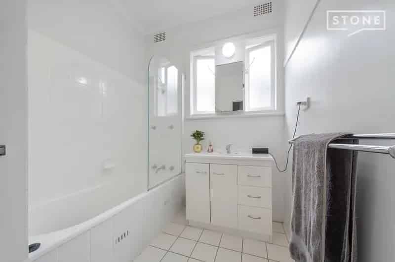 Lease Family Home in Charlestown with Garden and Garage