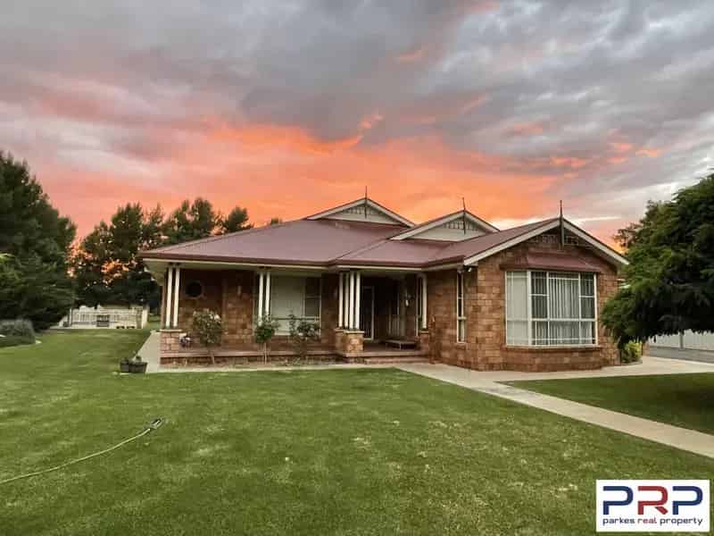 Buy Land Block in Parkes with Great Views