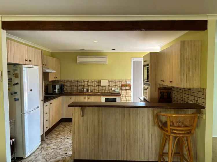 Rent Spacious 2 Bedroom Unit in Lemon Tree Passage with Marina Views