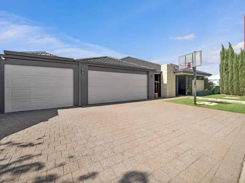 House For Sale , 32, Marnbu Road, City of Gosnells, Western Australia