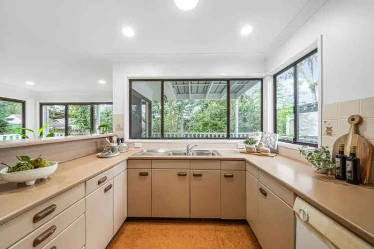 Lease Family Home in Beecroft with Spacious Yard and Modern Features