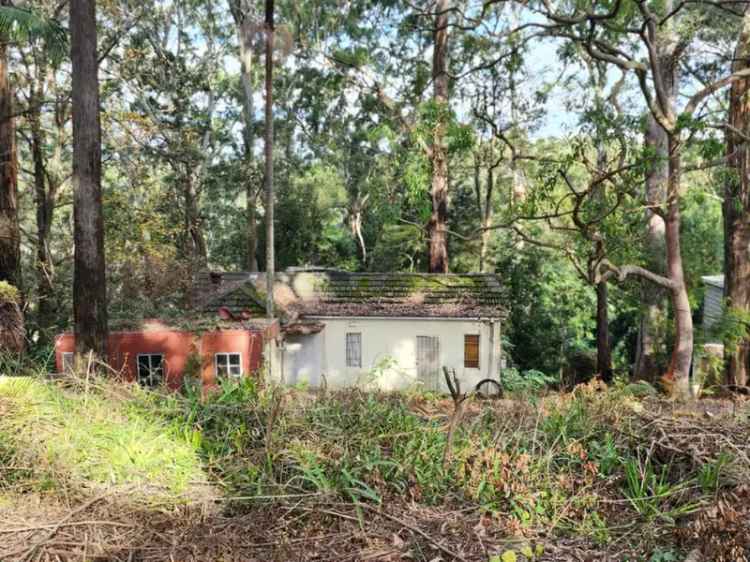 Knock down rebuild subdivision opportunity in Hornsby with bushland setting