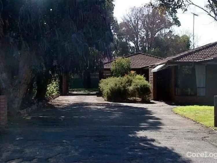 Central Mandurah Duplex Half 2 Bed Spacious Open Plan Living Close to Beach Schools and Transport