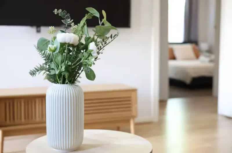 MODERN HOME IN HIGH DEMAND LOCATION
