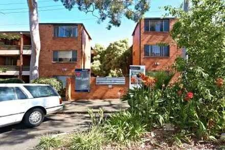 3 Bedroom 202m2 Melbourne Apartment Home Office Beachside Living