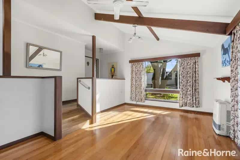 House For Sale , 18, Welsh Street, Kyneton, Victoria