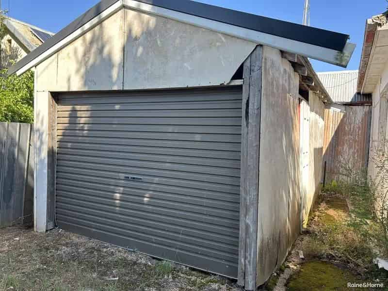Buy house in Grenfell with four bedrooms and great access to amenities