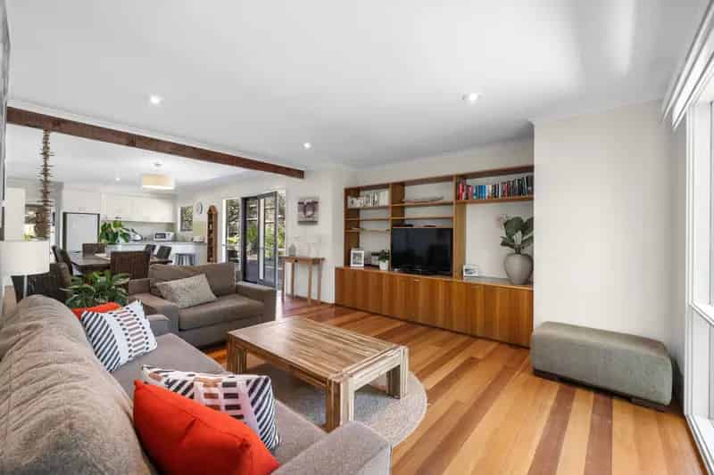 buy beach house in Inverloch with three bedrooms and ensuites