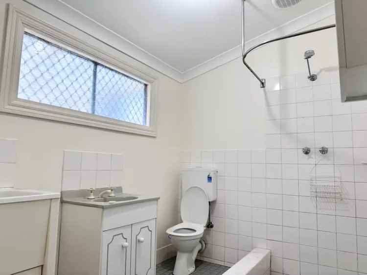 1 Room House 69m² Adelaide