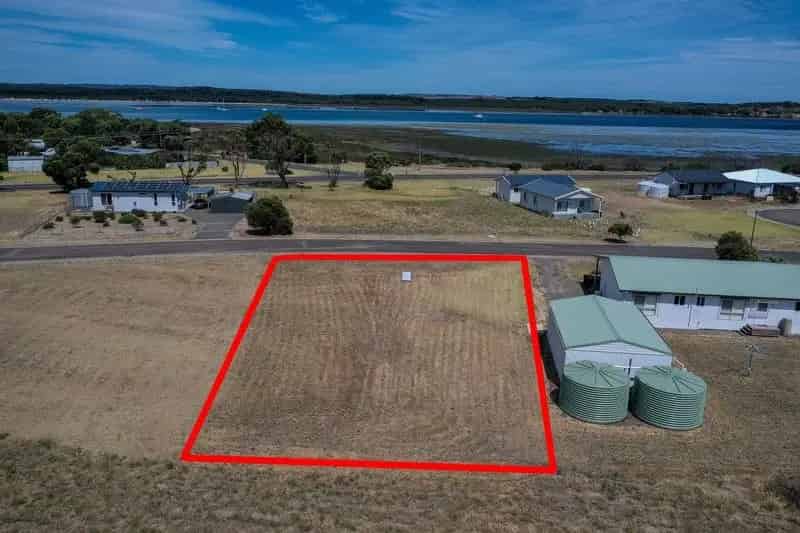Generous 1206m2 Allotment, Division Potential!