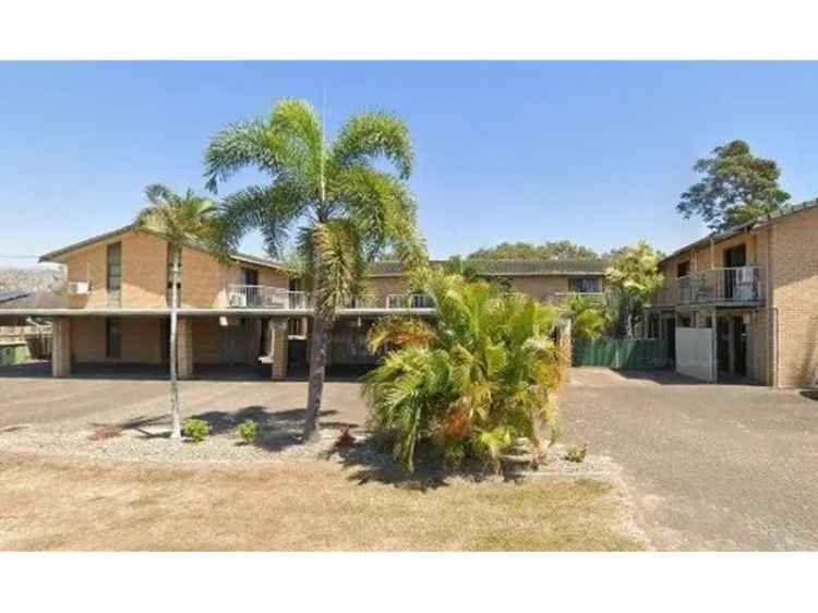 Renovated Unit Close To Town And Beach