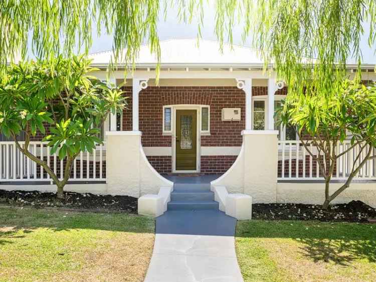 West Leederville 3 Bed 2 Bath House - Pool, Garden, Study