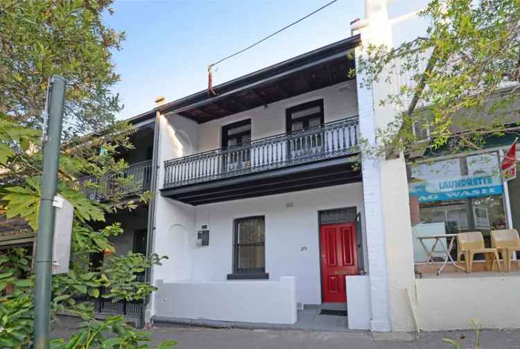 For Lease Renovated Terrace with Four Bedrooms in Chippendale