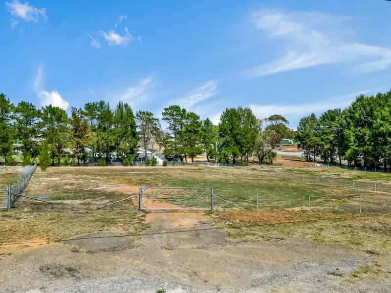 Building opportunity on large block