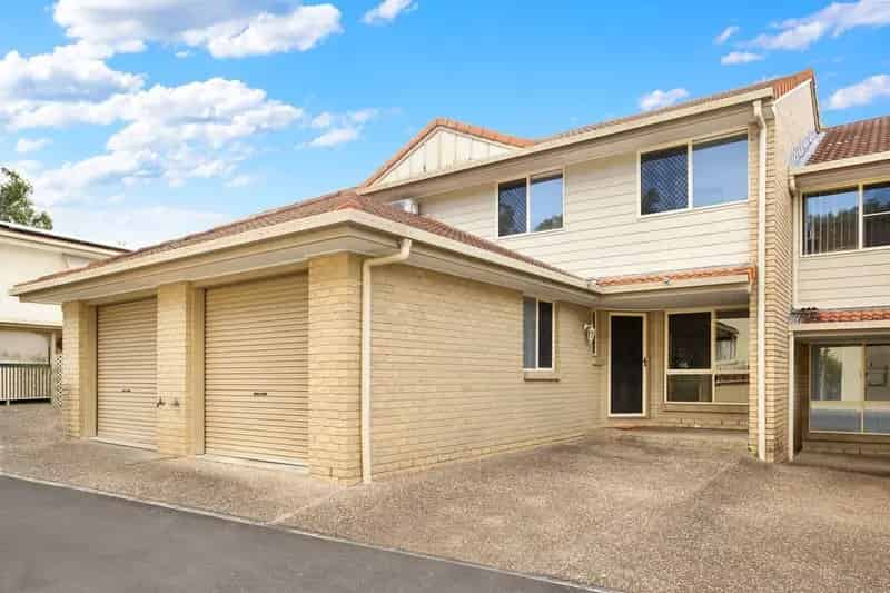 A Light-Filled Haven with Heart in the Centre of Helensvale