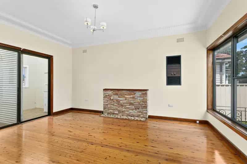 Real Estate For Lease - 8 Lysaght Street - North Wollongong , NSW