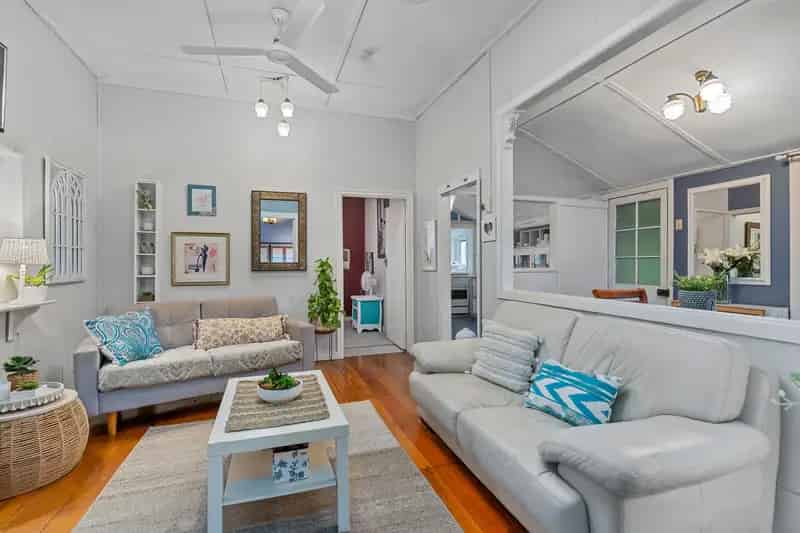 Quaint & Cosy Cottage on 652m2 Block