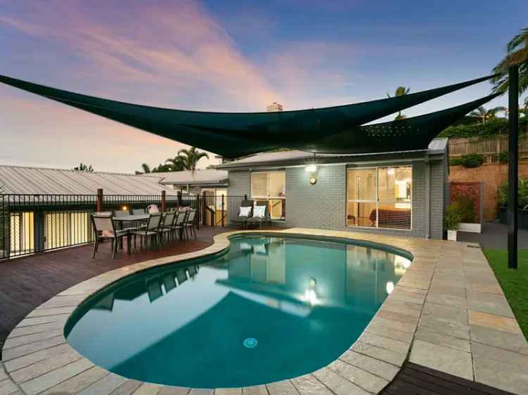 Burleigh Hill Views Elevated Entertainer 4 Bed Pool