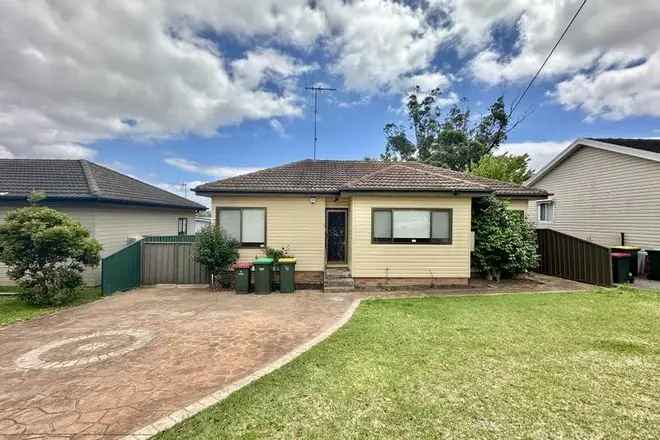 House For Rent in 3, Scott Street, Sydney, New South Wales