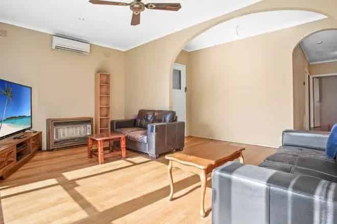 House For Rent , 28, Chirnside Crescent, Melbourne, Victoria