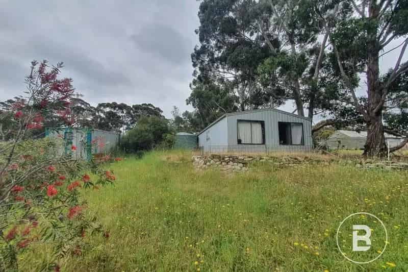 Buy Land in Picturesque Location With Dam and Shedding
