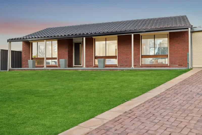 4 Vincent Court, Hackham SA 5163 - House For Sale