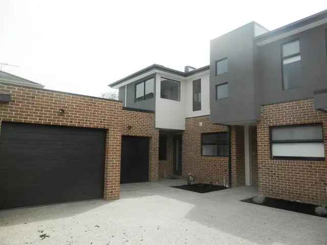 2 Bed + Study Modern Home Near Keilor Road