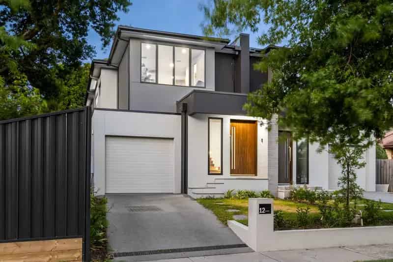 Buy townhouse in Camberwell with 5 bedrooms and modern design