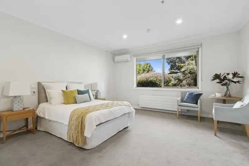 Buy studio apartment in Edrington Park with community features