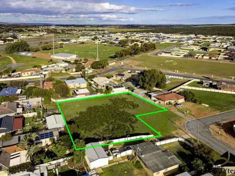 Land For Sale in Geraldton, Western Australia