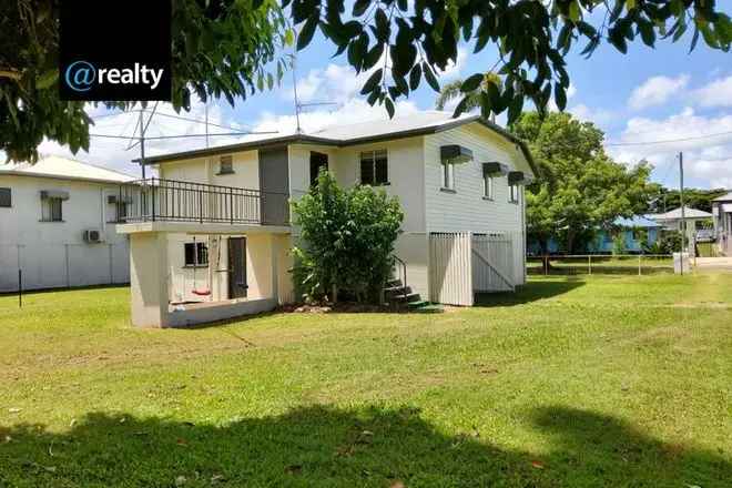 Elegant Queenslander Renovation High Ceilings Polished Floors Great Investment