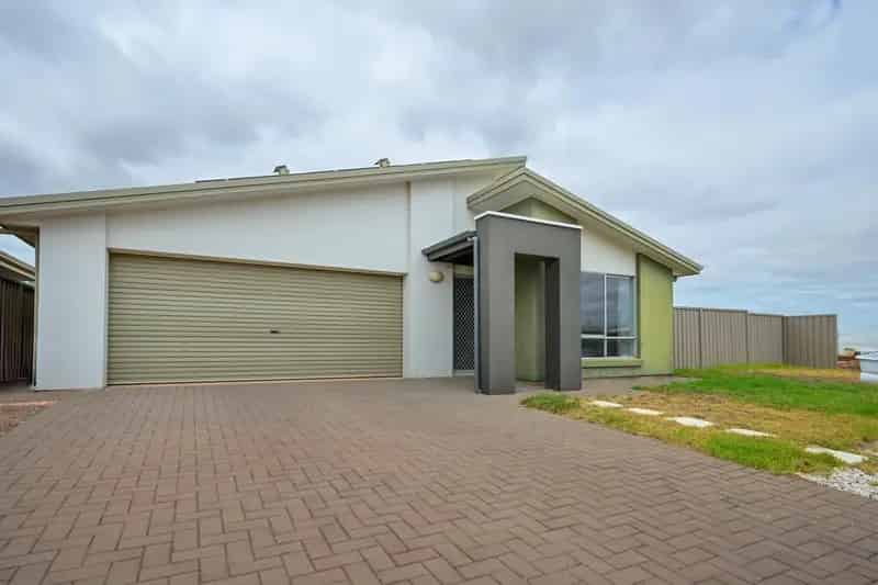 A FUSION OF MODERN STYLE, COMFORT AND GREAT LOCATION