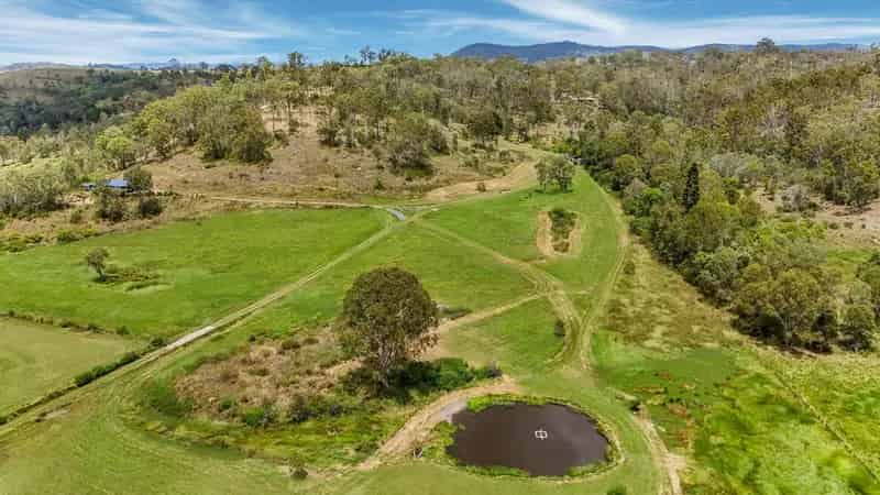 Stunning Acreage at 539 Kooralbyn Road