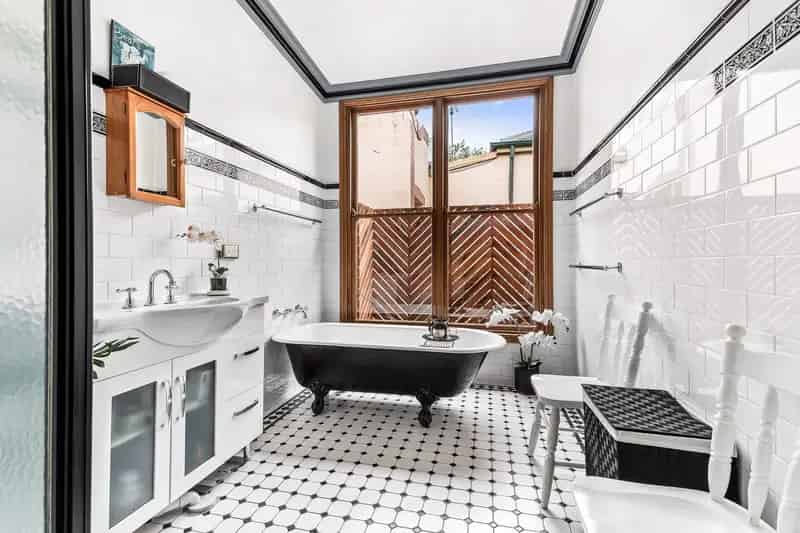 Real Estate For Lease - 4 Lymerston Street - Tempe , NSW