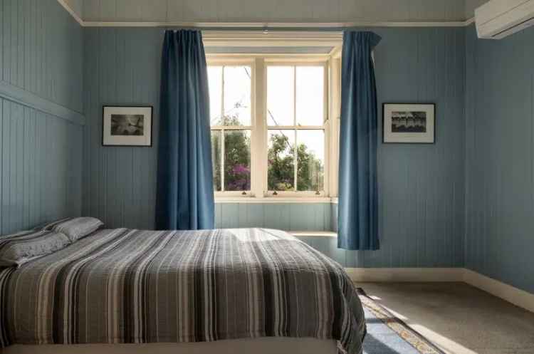 Charming Queenslander with City Views