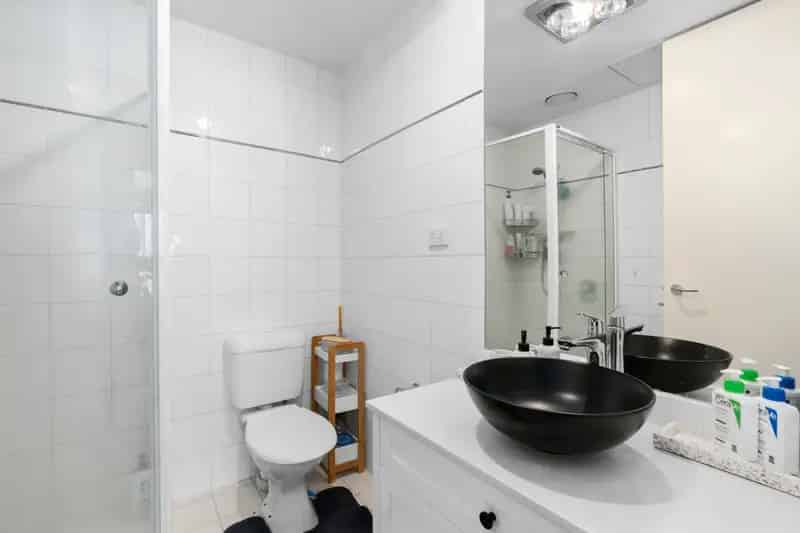 3 rooms apartment of 332 m² in Melbourne