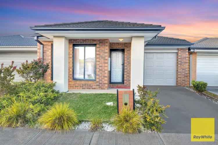 Experience Contemporary Living in a Peaceful Tarneit Location!