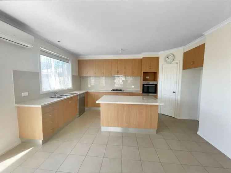 Three Bedroom Unit in Sough After Location