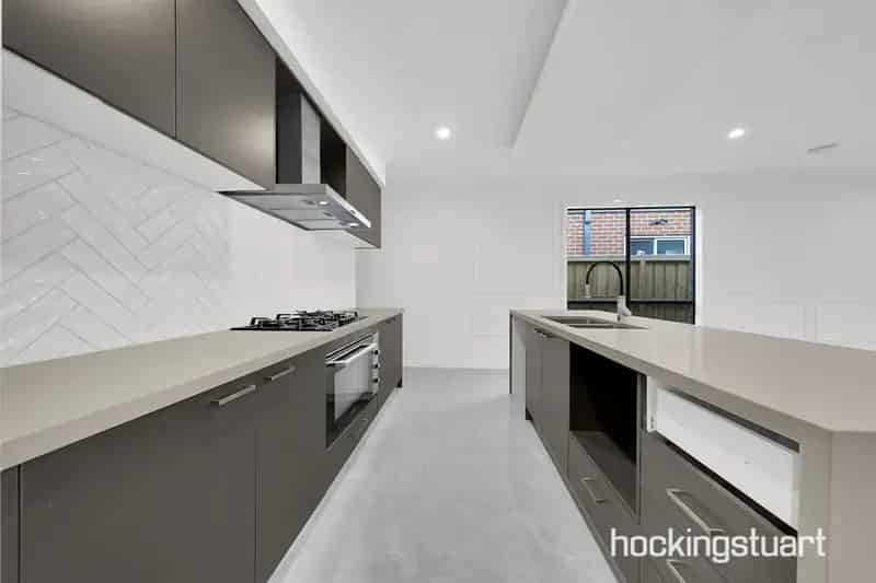 Buy Luxurious Family Home in Wollert with Modern Features