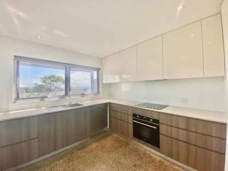 Sydney Harbourside 2-Bedroom Art Deco Apartment 387m²