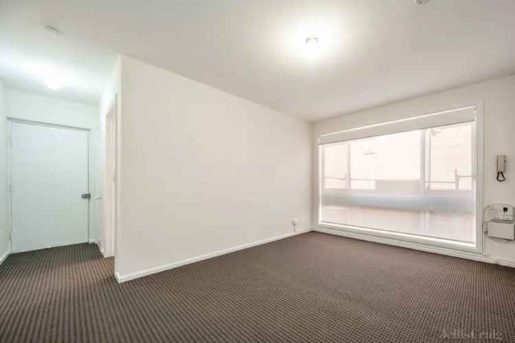 3 Bedroom 161m² Melbourne Apartment Riverone Complex