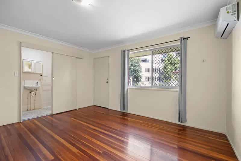 One bedroom apartment in the heart of Chermside.