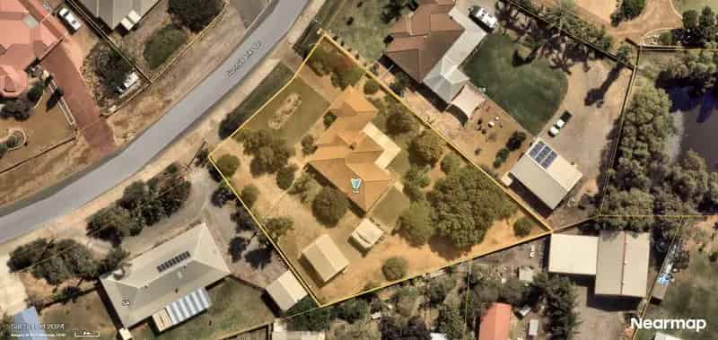 Buy Family Home Strathalbyn 4 Bedrooms 2 Bathrooms