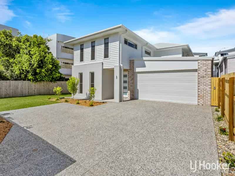 Buy House Stunning Homes with Spacious Layouts Near Premium Locations