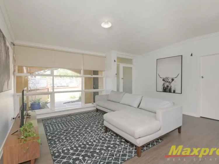 House For Sale in City of Canning, Western Australia