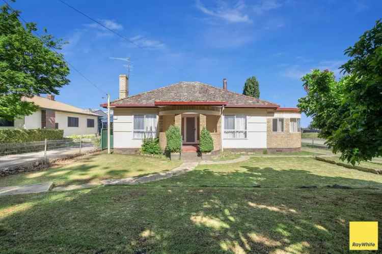 House For Sale in Armidale Regional Council, New South Wales