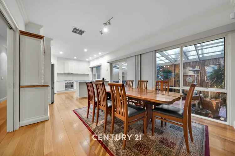 Spacious Berwick Family Home 3 1 2