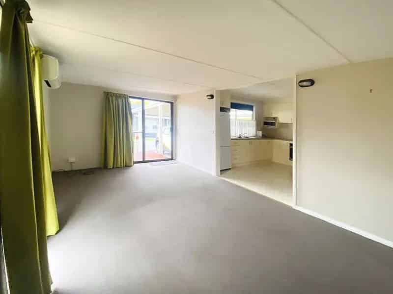 Neat & Tidy - Great sized 1 bedroom home, available now