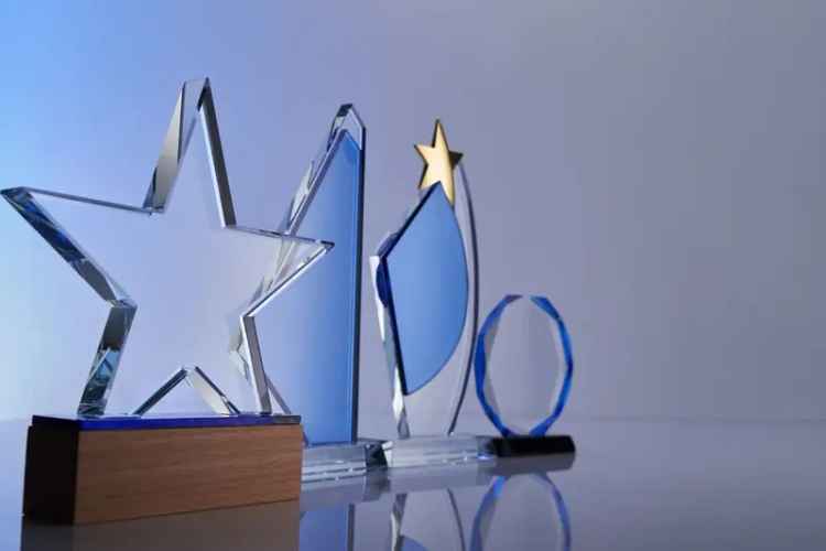 34202 Profitable Trophy & Awards Retail Business - 20+ Years